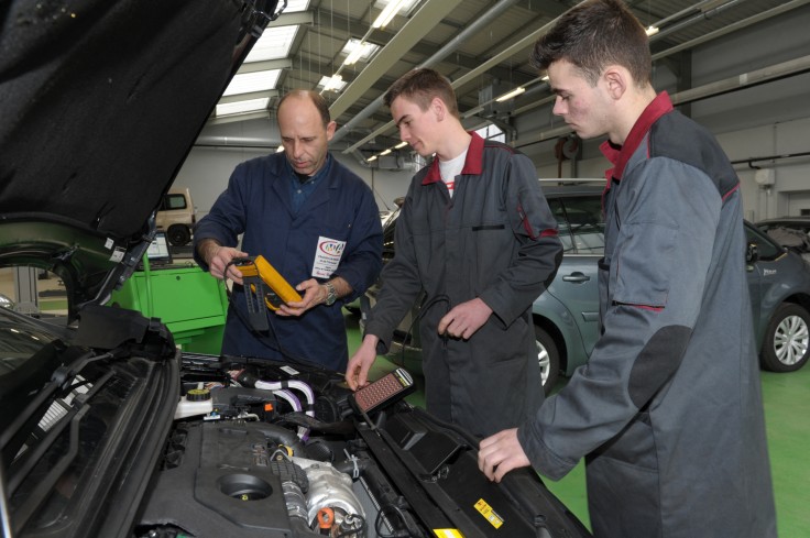 EDUCATION-TRAINING-MECHANIC