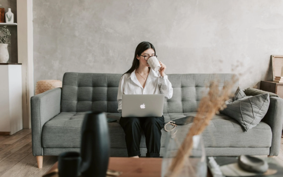 3 Key Strategies to Support Doctoral Students Struggling in Silence